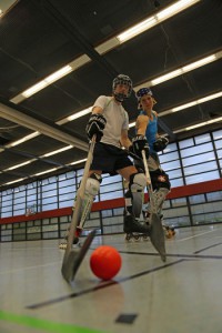 Inlineskaterhockey am Zentrum für Hochschulsport; Foto: Gärtner