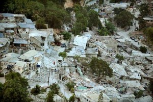 Erdbeben in Port-au-Prince; Foto: Tech. Sgt. James L. Harper Jr., USAF