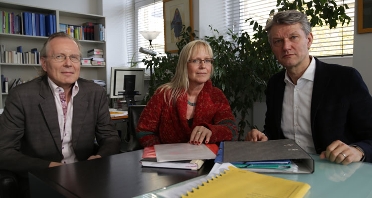Von links: Prodekan Prof. Christoph Menke, Dekanin Prof. Susanne Schröter, Studiendekan Prof. Bernhard Jussen; Foto: Gärtner