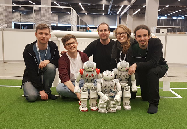 Fussballroboter Der Goethe Uni Spielen Ab Sofort Im Champions Cup Aktuelles Aus Der Goethe Universitat Frankfurt