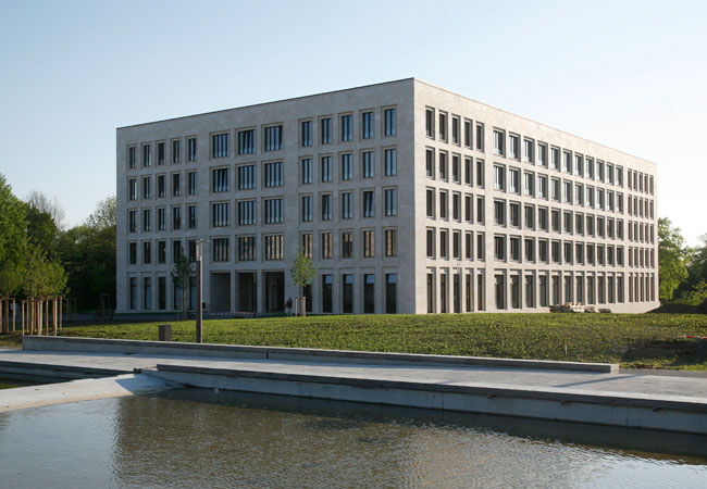 Institute For Law And Finance Makes The Top Ten In Worldwide Ranking Aktuelles Aus Der Goethe Universitat Frankfurt