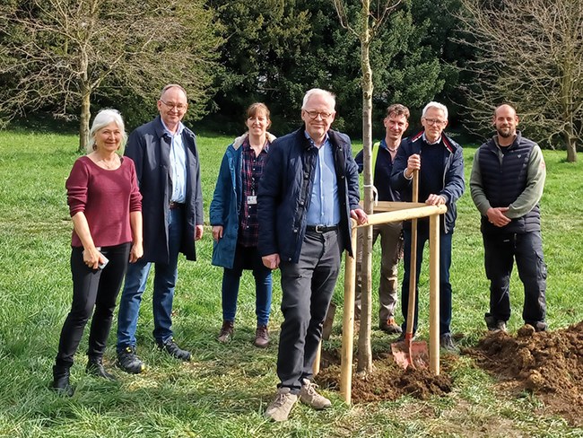 <div style="margin-top: 15px; margin-bottom: 15px;">Engagement/Spenden</div>