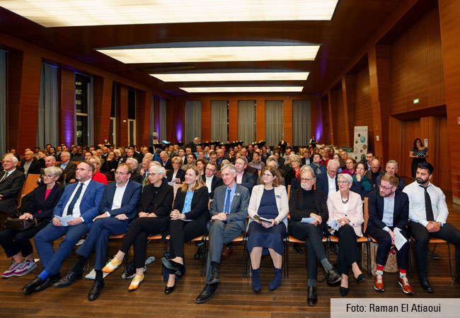 Some 200 guests from science and politics, as well as FIAS sponsors and alumni, joined the Institute’s staff in celebrating its 20th anniversary in the Casino’s Festsaal on Westend Campus.