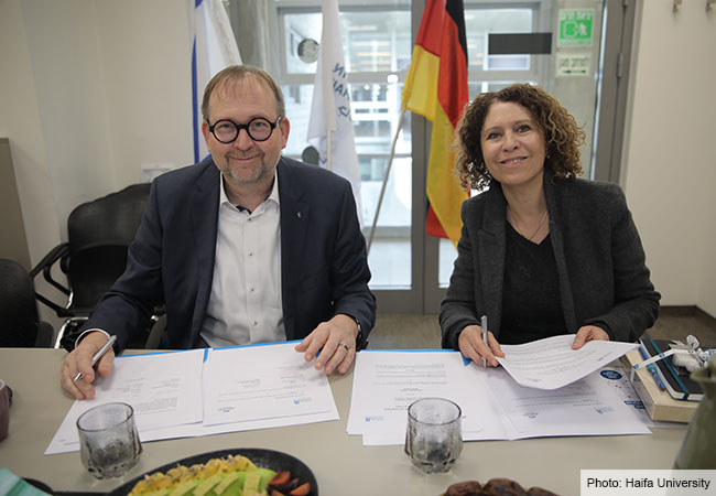 Goethe University President Prof. Enrico Schleiff and Haifa University Rector Prof. Mouna Maroun signed into force the first student exchange between the two universities (Photo: Haifa University)