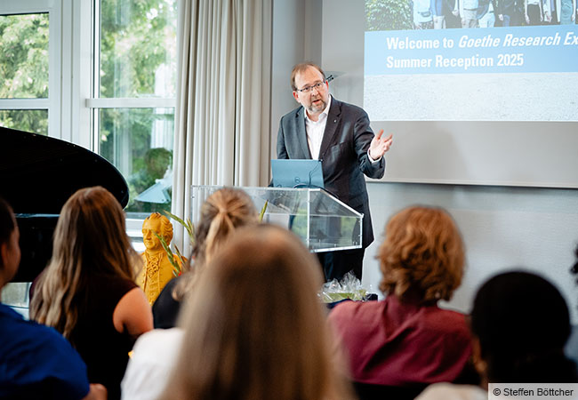 Prof. Dr. Enrico Schleiff © Steffen Böttcher