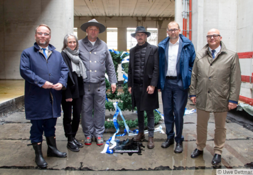 Bild vom Richtfest des Gebäudes Mathematik und Informatik am Campus Riedberg
