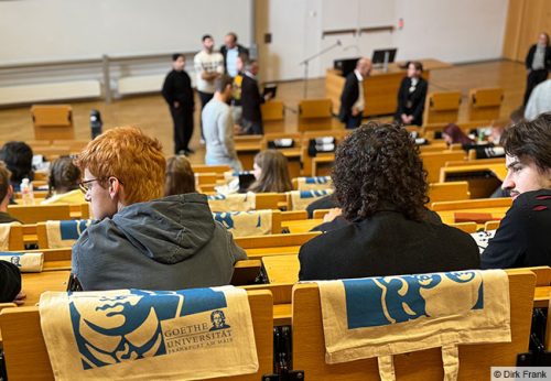 Studierende im Hörsaal bei der Unistart zum Wintersemester 2025/26 ©Dirk Frank