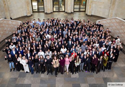 Deutschlandstipendium an der Goethe-Universität: In diesem Jahr erhalten 620 Stipendiat*innen eine Förderung. 280 Privatpersonen, 45 Unternehmen und 52 NPOs haben die Gesamtsumme von 1.116.000 Euro gespendet. Foto: Uwe Dettmar