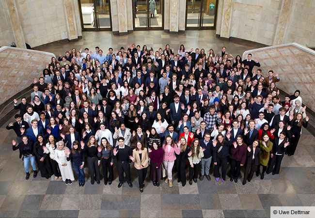 Deutschlandstipendium an der Goethe-Universität: In diesem Jahr erhalten 620 Stipendiat*innen eine Förderung. 280 Privatpersonen, 45 Unternehmen und 52 NPOs haben die Gesamtsumme von 1.116.000 Euro gespendet. Foto: Uwe Dettmar