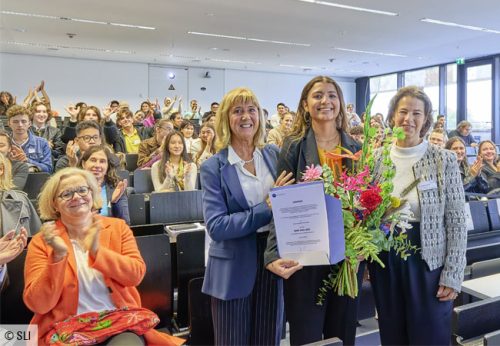 Isabella Terán Niño (M.) neben Dr. Rebekka Göhring (r.) und Dott.ssa Cristina Giaimo. © SLI